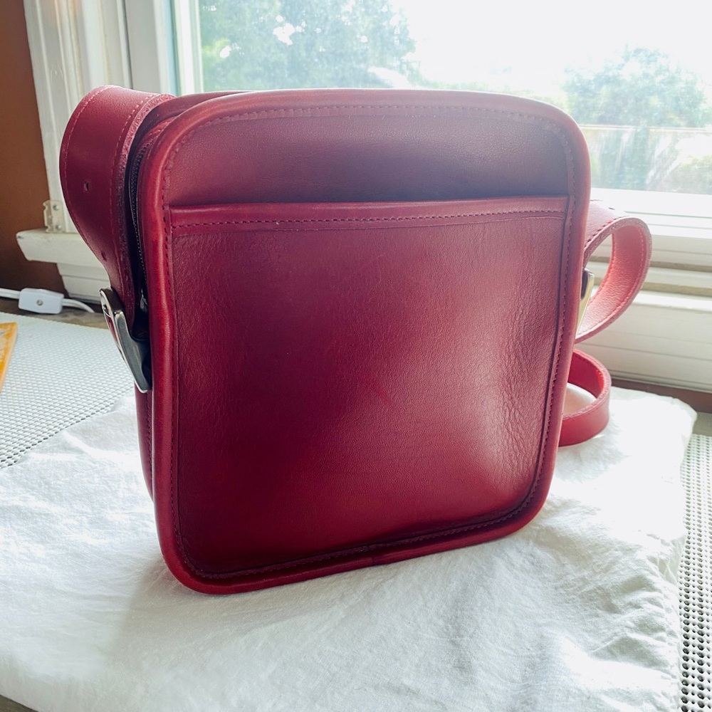 Vintage Coach “9817” Camera bag.